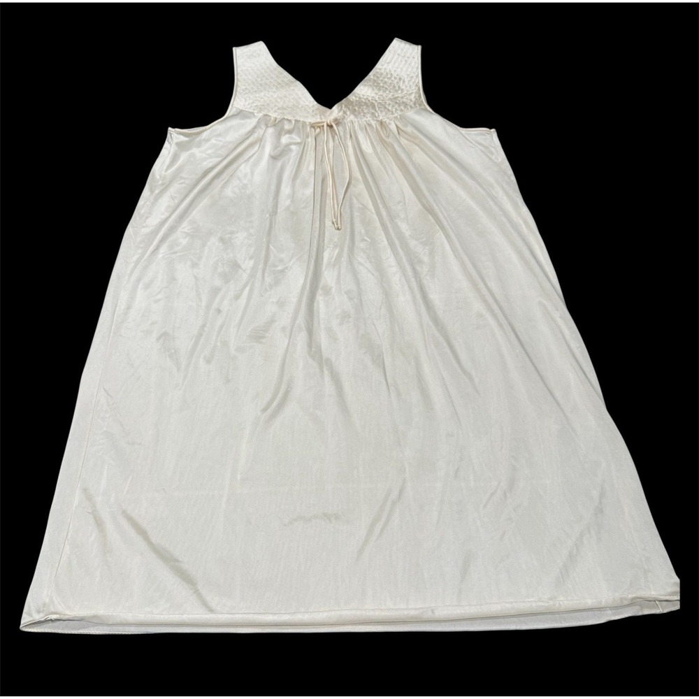 Vtg Lady Romance Sz 42 / 44  Nylon Full Night Gown Dress Lingerie Color Cream